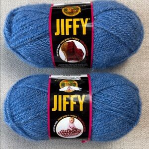 Lion Brand • Jiffy Blue Yarn Set